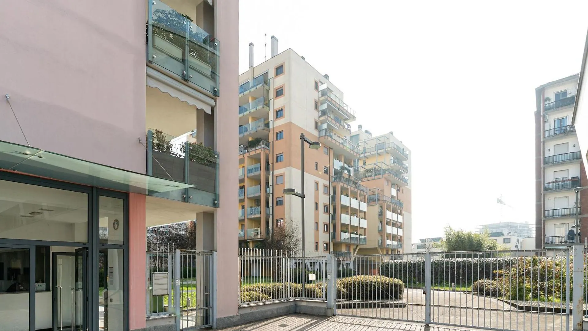 Precotto - G Pirelli - Bilocale Con Ampio Balcone Lägenhet Milano Italien